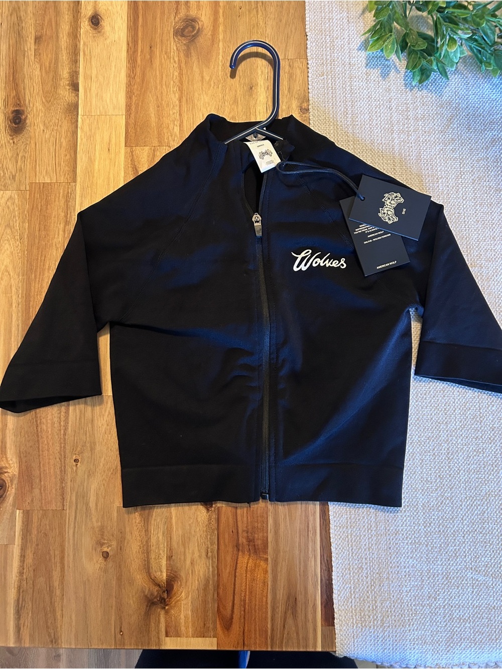 Darc Sport “SHE” Written in Stone “Wolves” blackZip Top jacket, limited edition